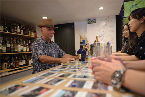 ラウンジ＆バー